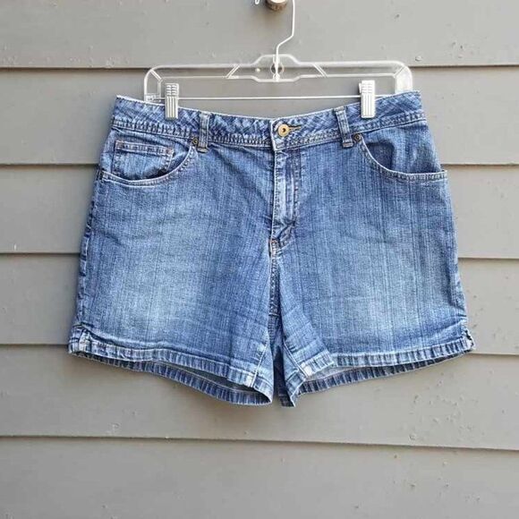 St Johns Bay Cotton Blend Jean Shorts size 12 - Picture 7 of 10